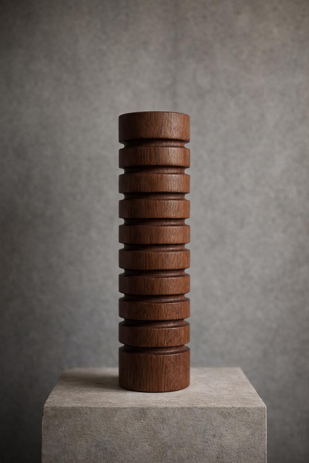 Tótem de roble · 50 × Ø 15 cm — vista frontal